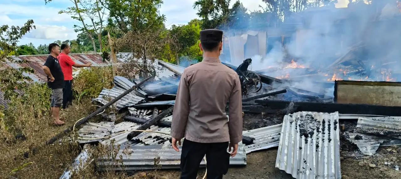 Kebakaran Hanguskan Tiga Rumah di Desa Rerer Kombi, Kerugian Capai Miliaran Rupiah